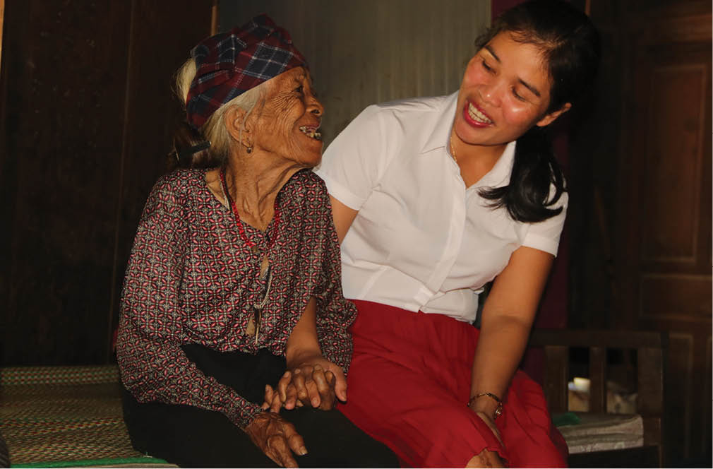 Hỗ trợ giảm nghèo, chăm lo người có công