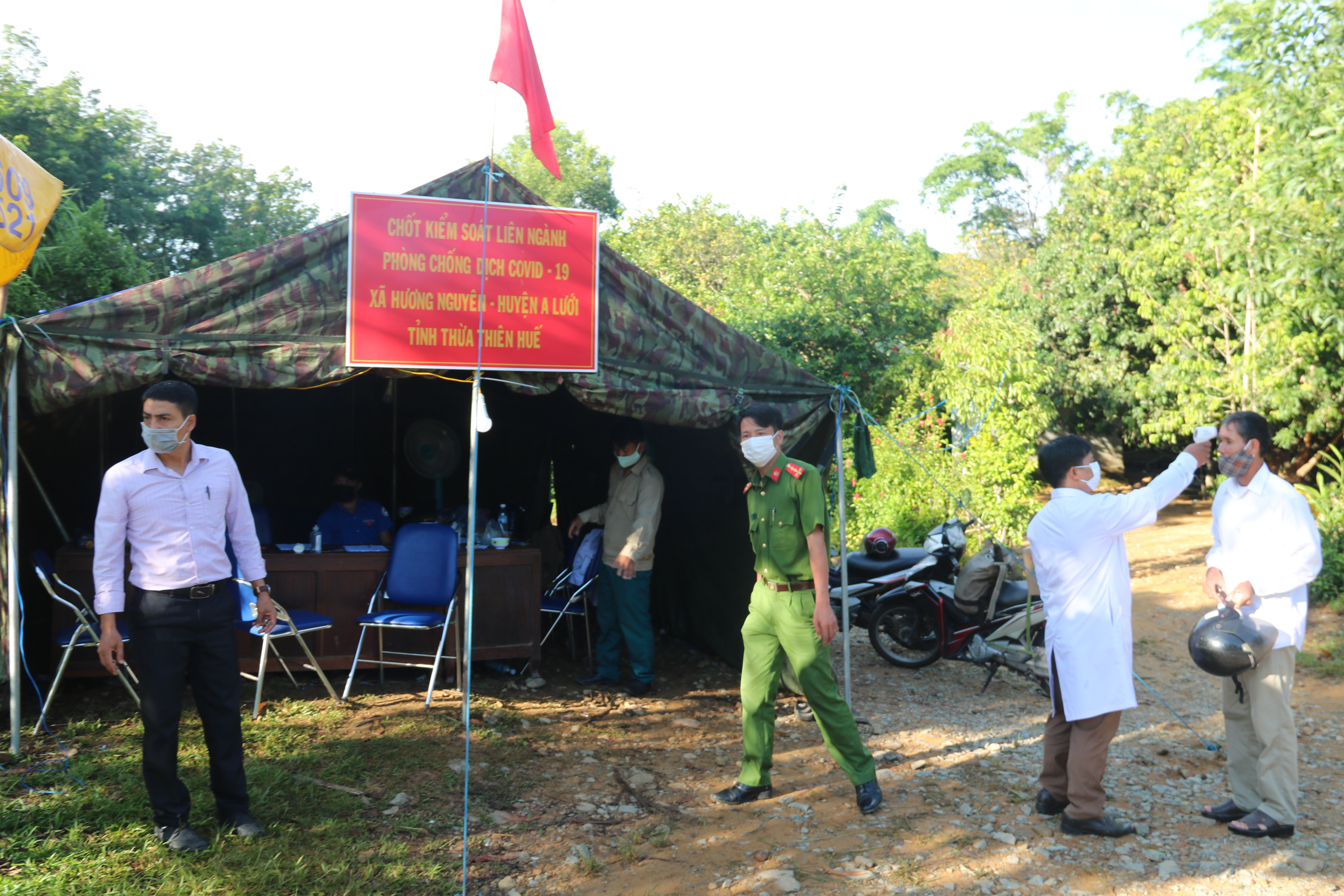 A Lưới lập thêm chốt kiểm soát phòng chống dịch COVID-19