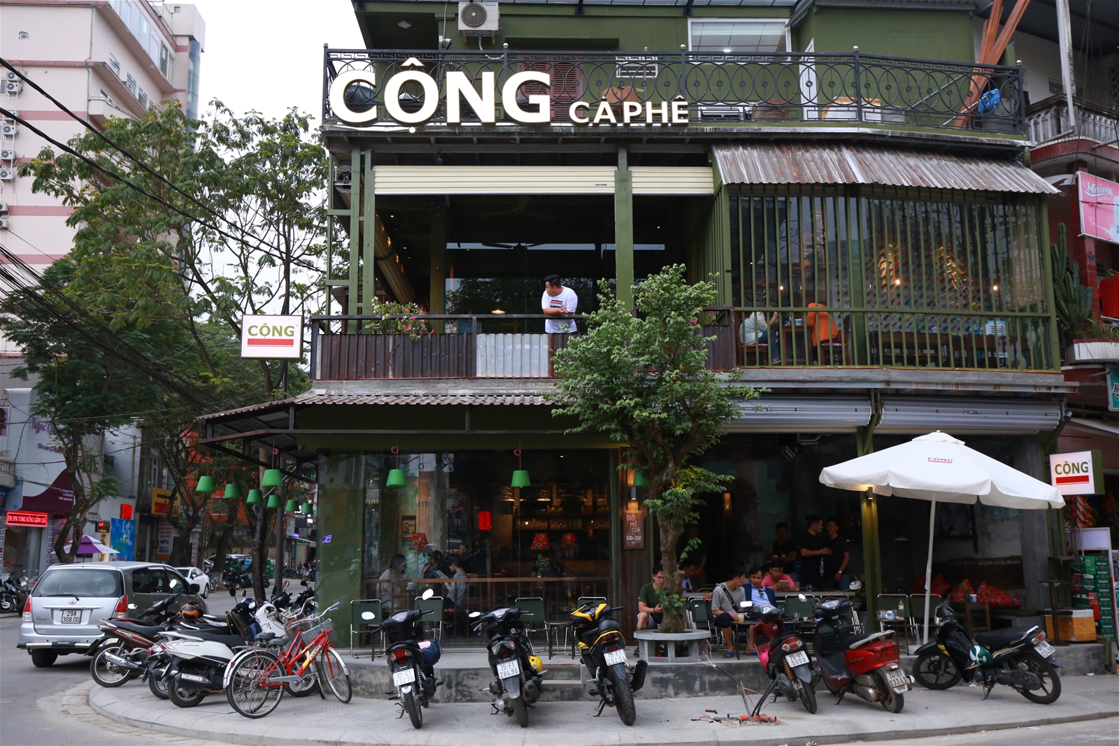 Thực hiện giãn cách xã hội nhà hàng, quán ăn, quán cà phê