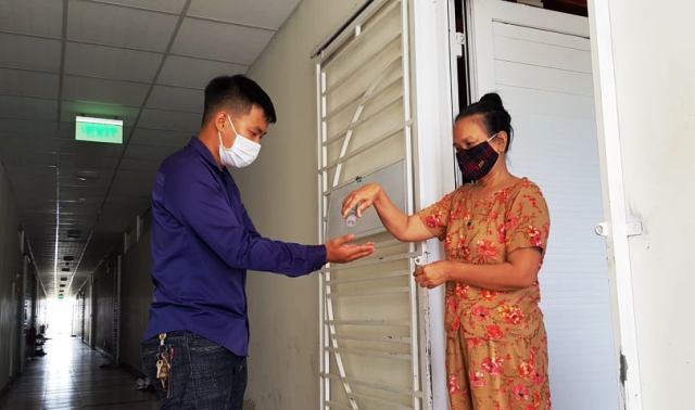 Mỗi gia đình là một “pháo đài” chống dịch