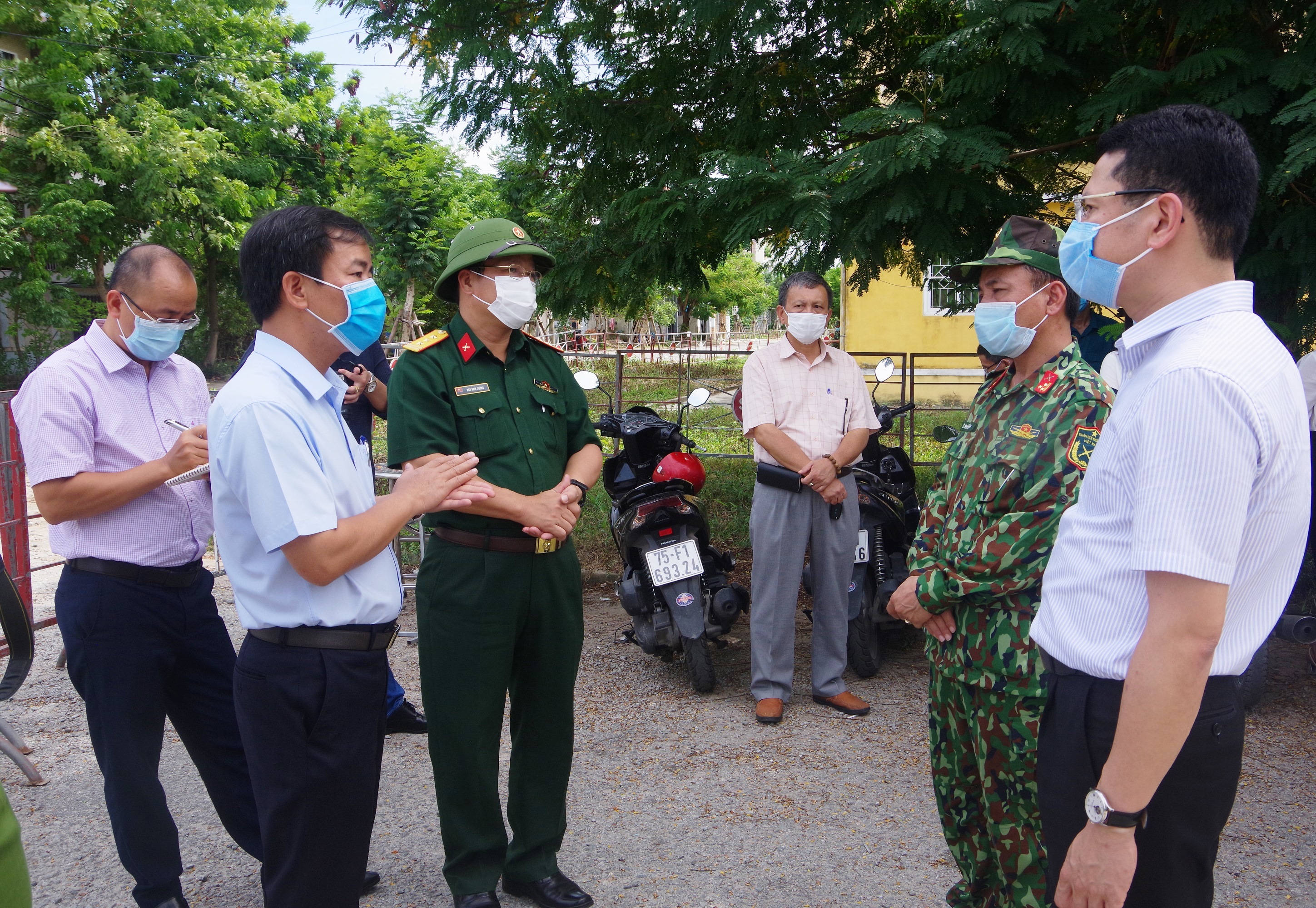 Phó Chủ tịch UBND tỉnh Nguyễn Văn Phương kiểm tra các khu cách ly công dân