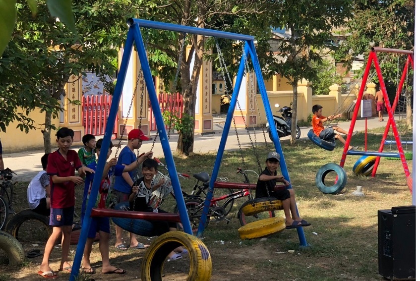 Khánh thành và bàn giao công trình “Sân chơi cho em”