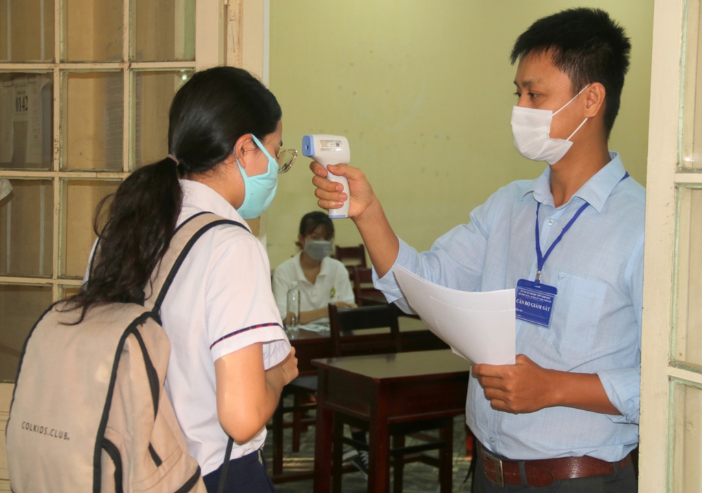 Thí sinh liên tưởng đến dịch COVID-19 trong đề thi môn Văn