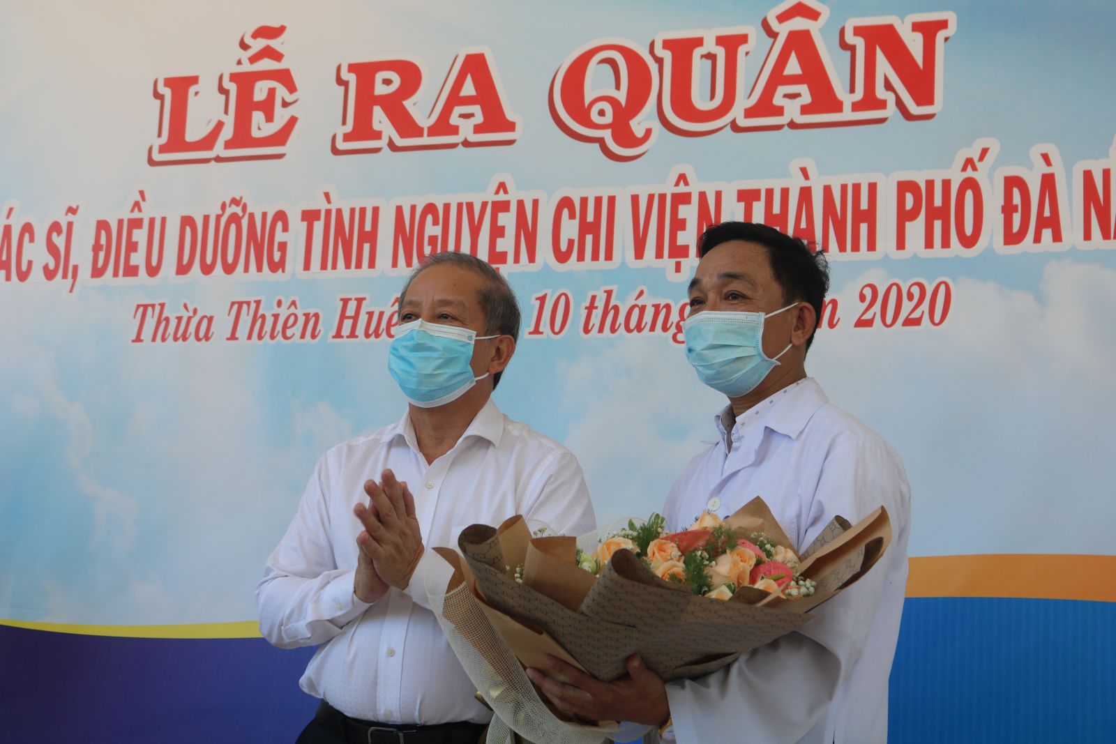 40 medical workers leave for Da Nang in support of the tackle on COVID-19