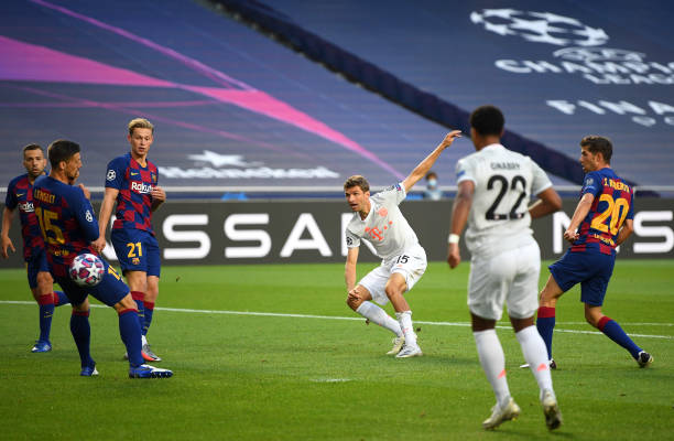 Đến Messi cũng phải quỳ gối trước sức mạnh của Hùm xám