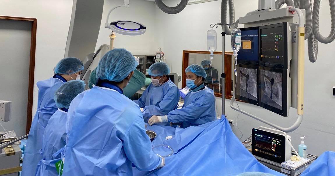 The first success of Hybrid procedure of ventricular septal defect closure