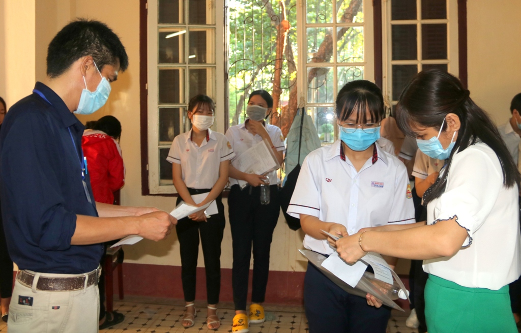 Xuất hiện thí sinh đạt 9,75 điểm môn ngữ văn