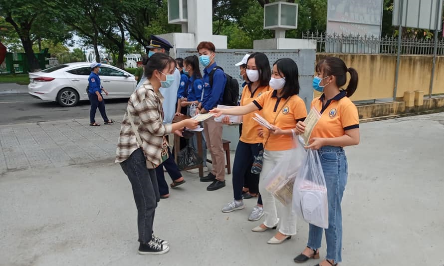 Năm học 2019 - 2020, các cơ sở Đoàn trường học tham gia nhiều hoạt động tình nguyện