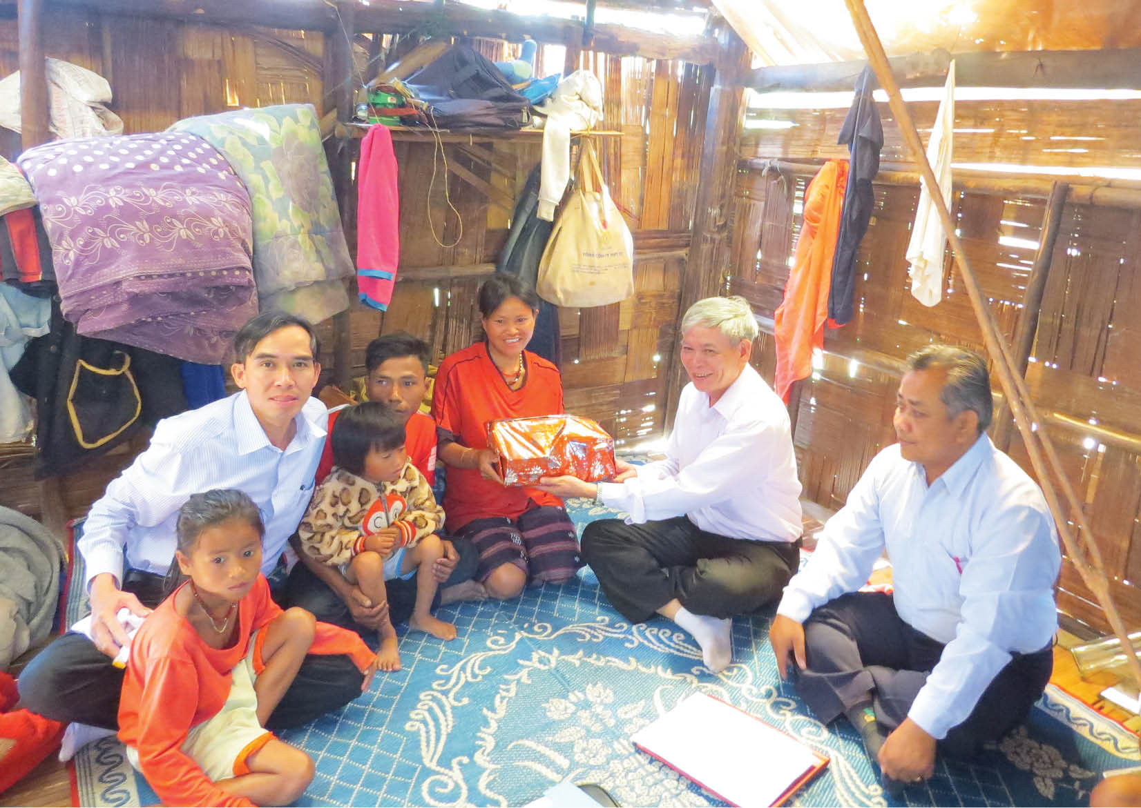 Gần dân, phục vụ Nhân dân