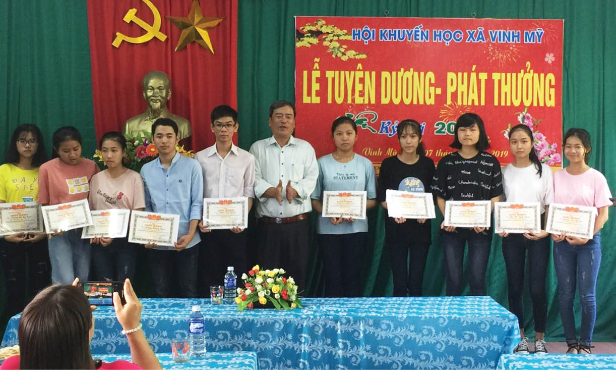 Vinh Mỹ chăm lo khuyến học