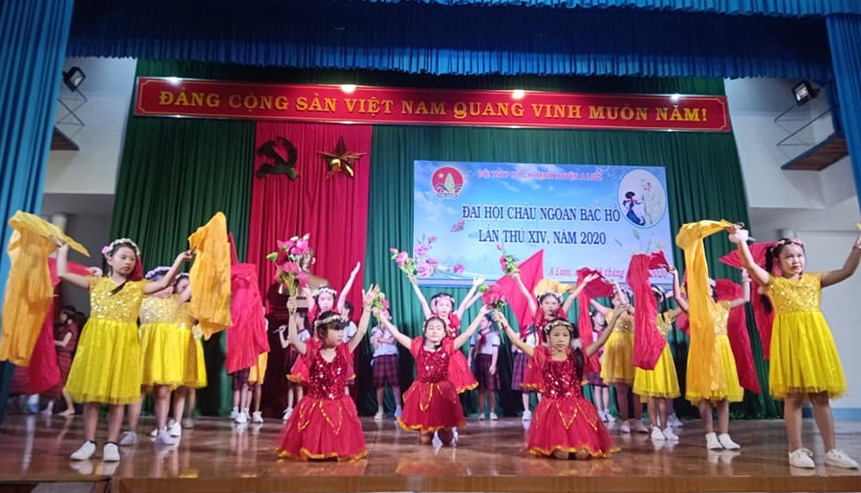 Trao tặng danh hiệu cháu ngoan Bác Hồ cho 79 Đội viên xuất sắc