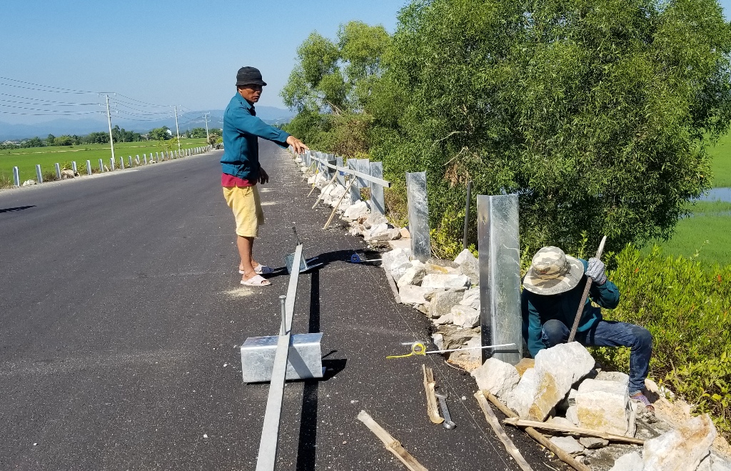 Hoàn thiện các hạng mục an toàn giao thông trên tuyến đường Thủy Phù -Vinh Thanh vào tháng 10 2020