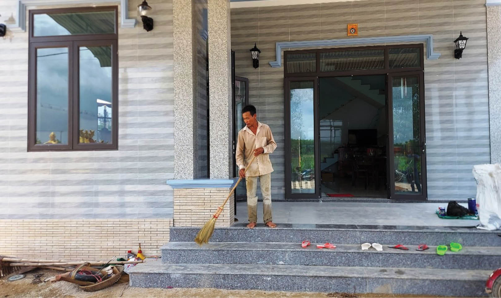 Những ngôi nhà mới trên khu tái định cư