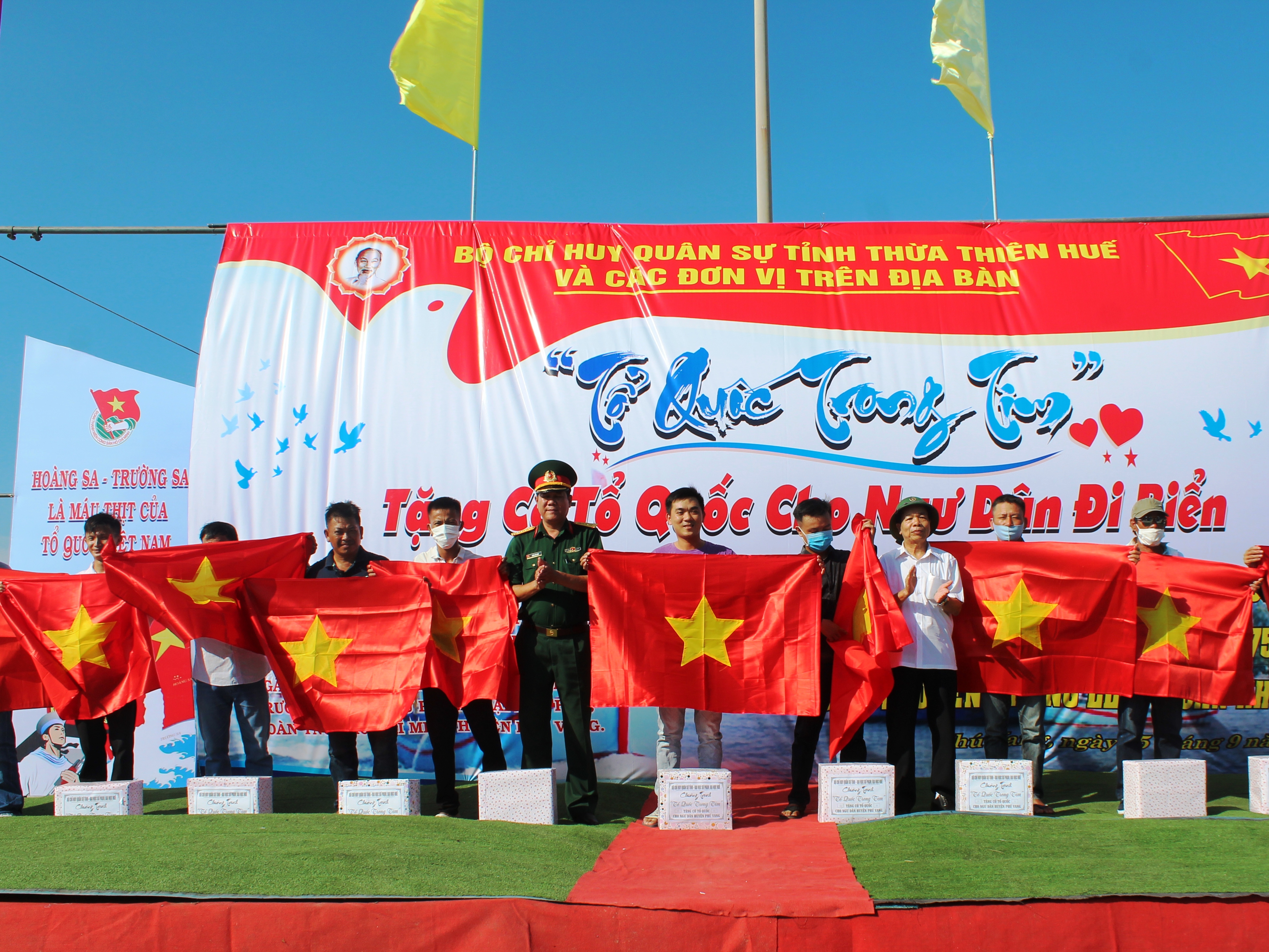 “Tổ quốc trong tim”