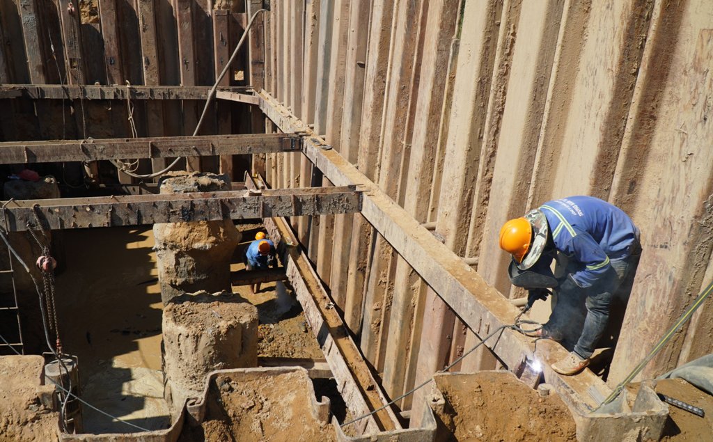 Phấn đấu hoàn thành nền đường cao tốc Cam Lộ -La Sơn trước mùa mưa bão