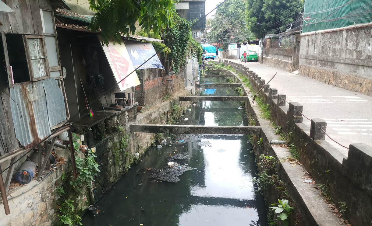 Hói Bà Niệm bốc mùi hôi thối