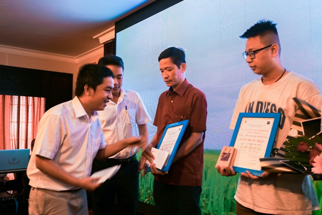 Trao giải thưởng “Huế và những bước chân khám phá”