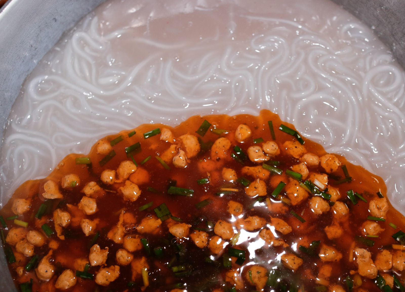 Old Lady Du - A lifetime sticking to Nam Pho noodle soup