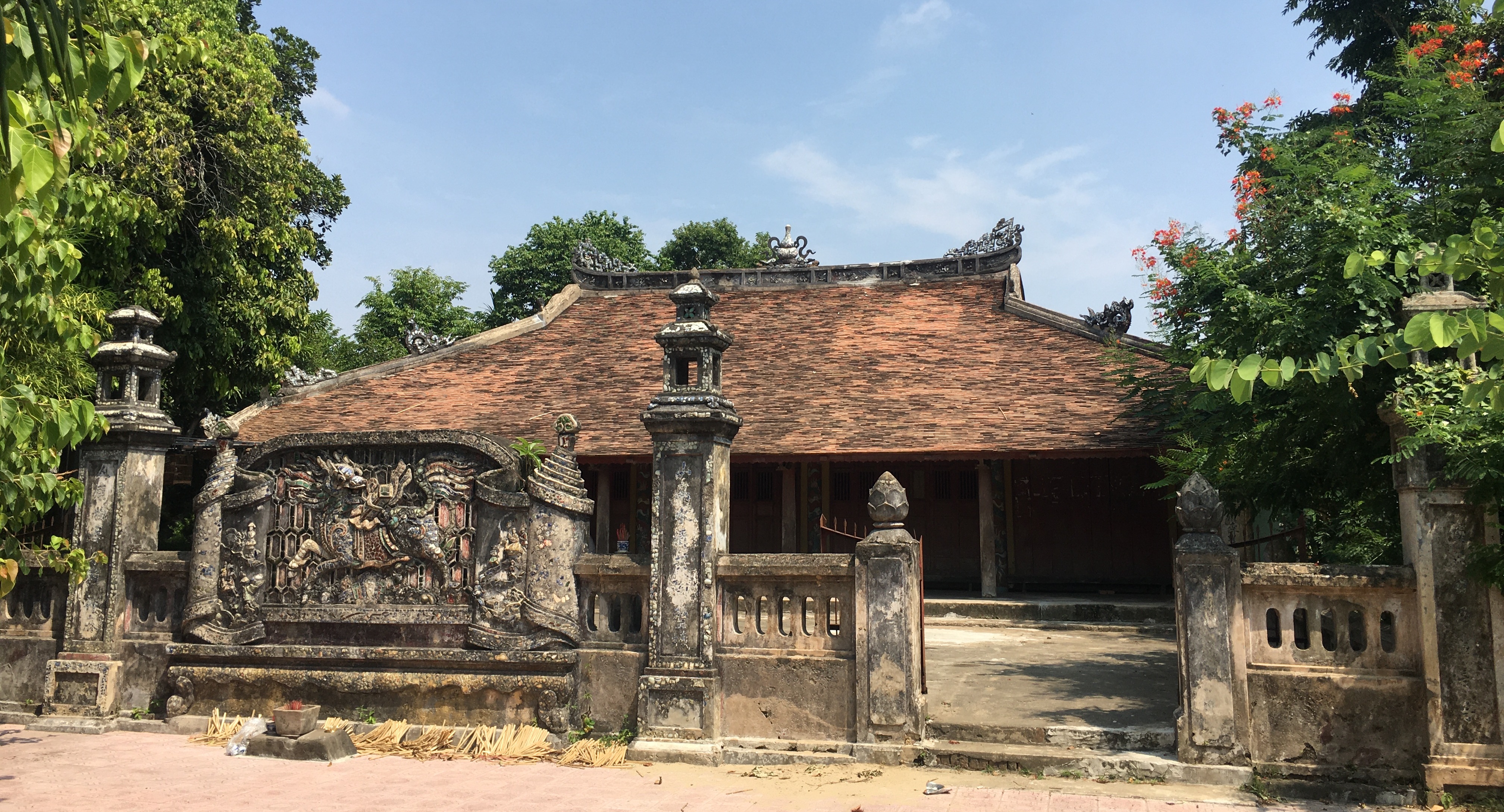 Chuyện cái đình làng