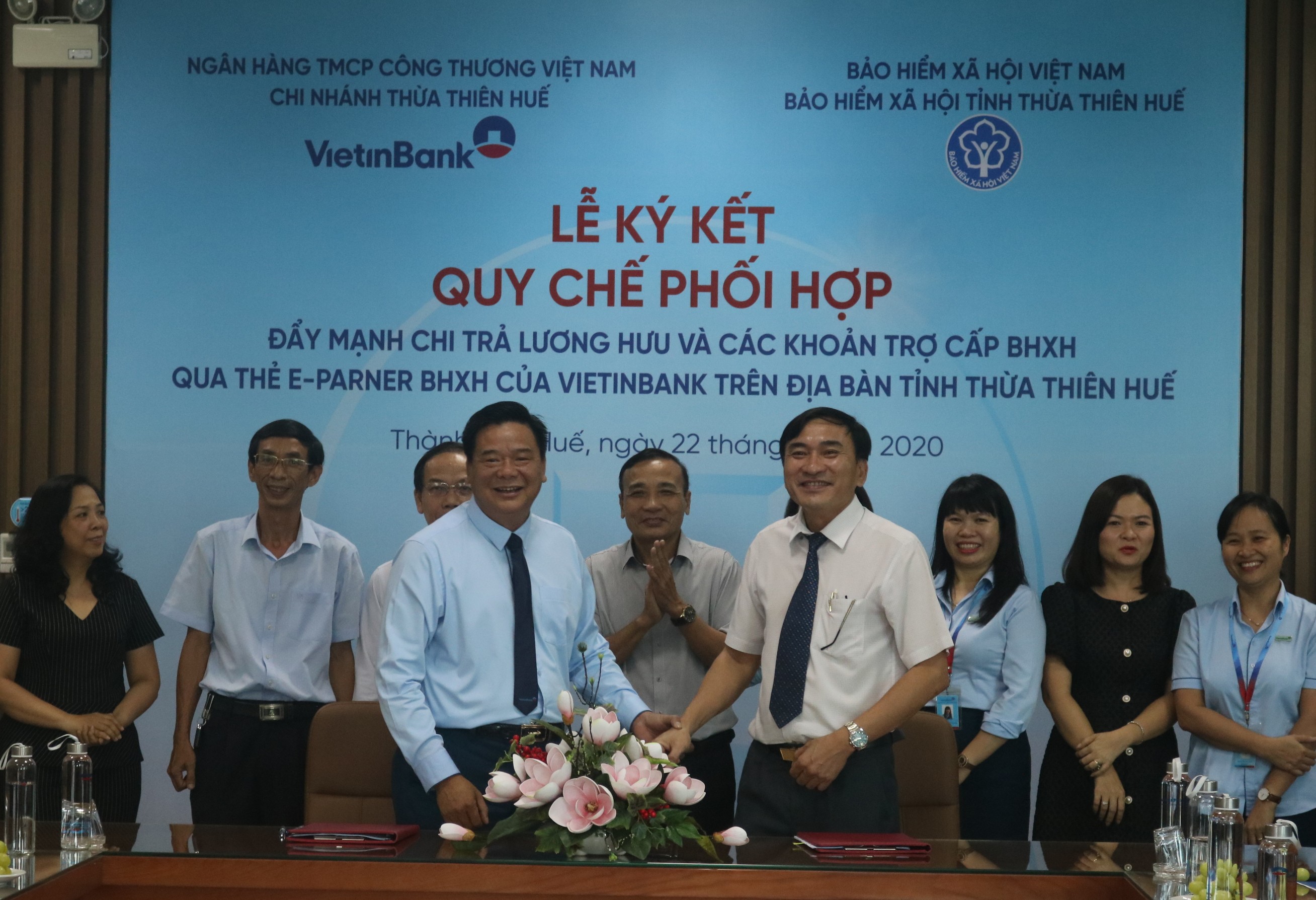 Phấn đấu nâng tỷ lệ người nhận lương hưu qua tài khoản lên 42