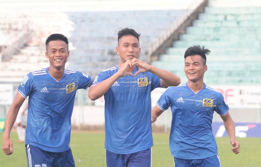 Sự trở lại của Trần Thành  cúp đúp vào lưới An Giang