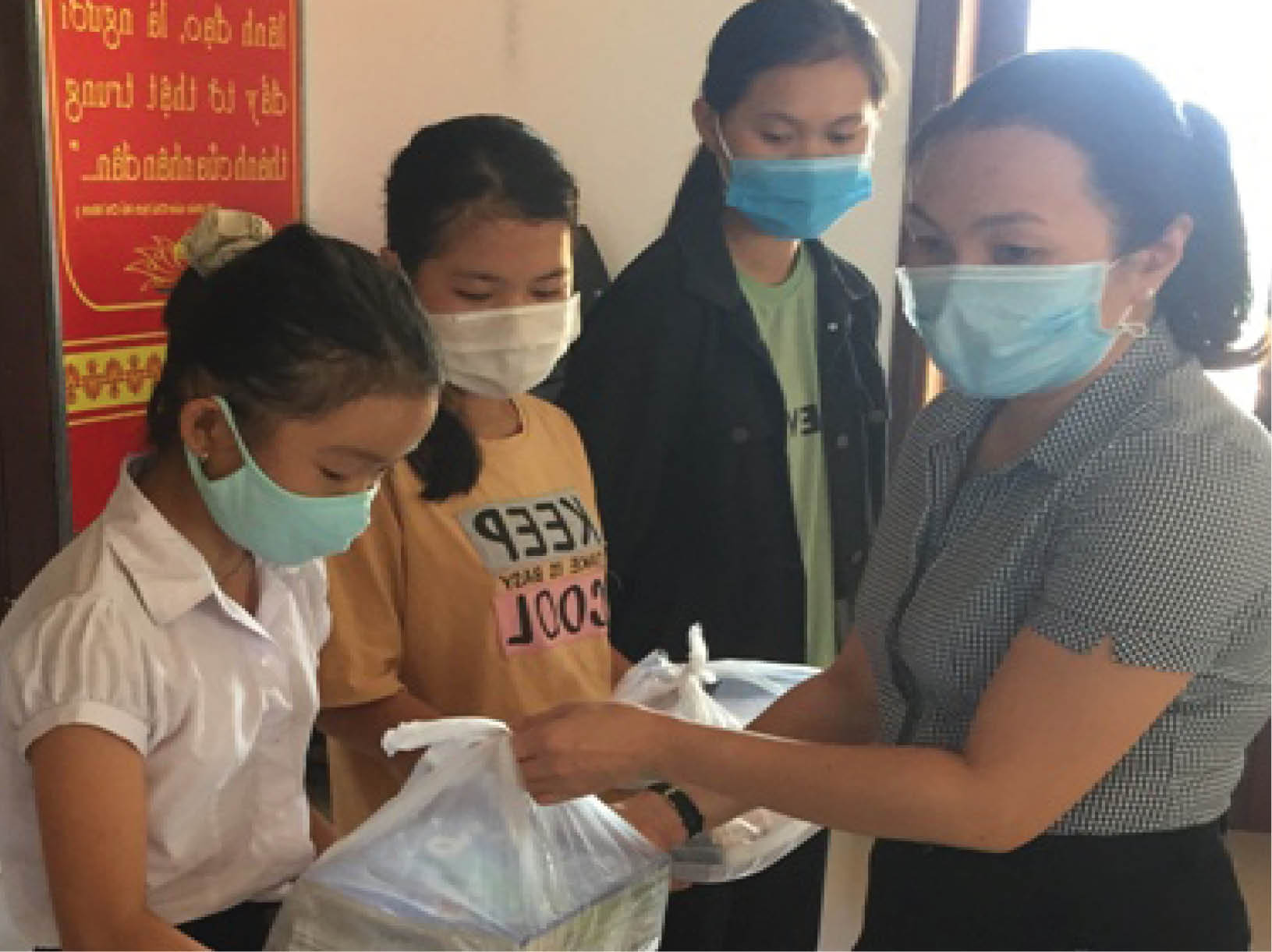 Tiếp sức cho học sinh khó khăn