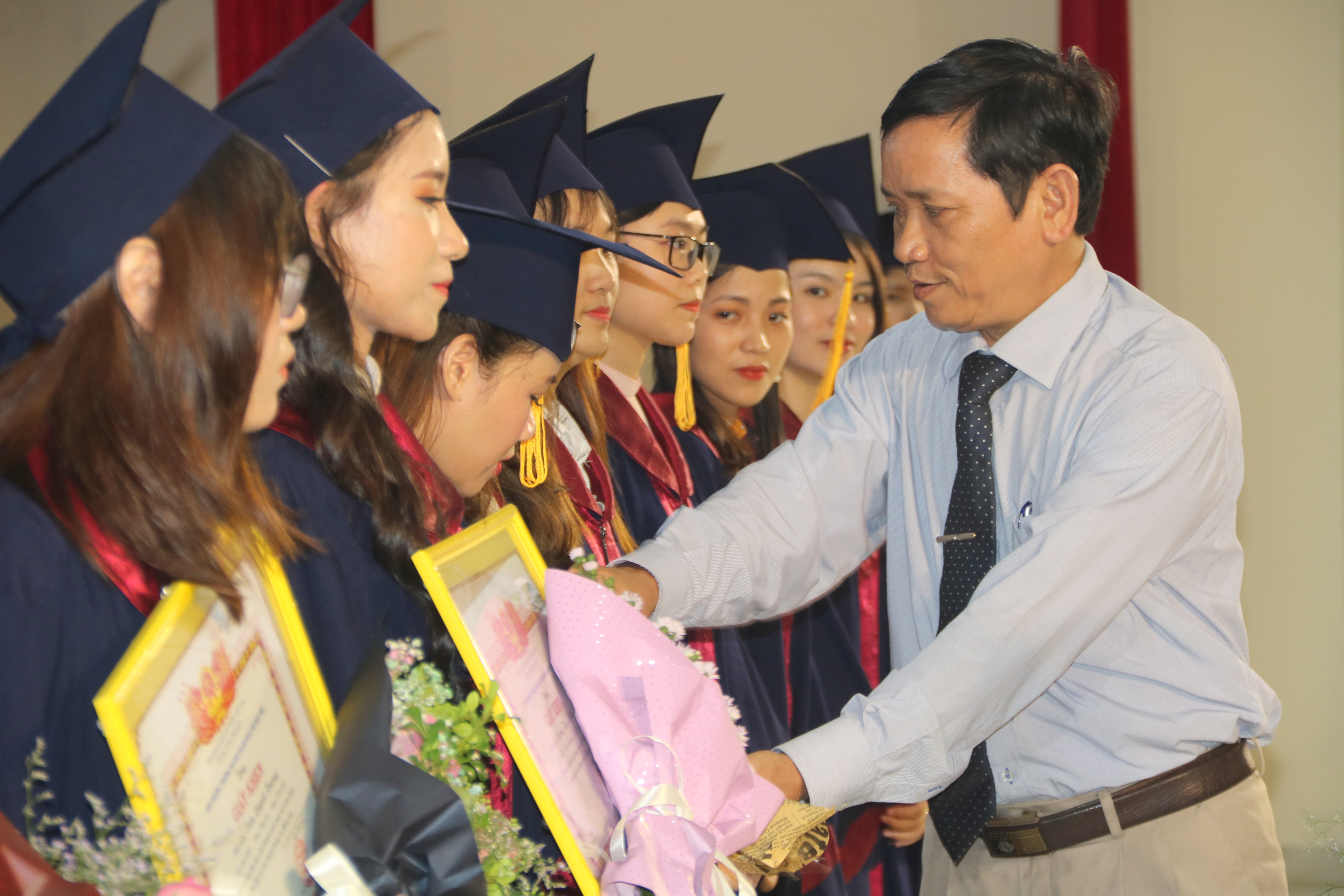 Trao bằng tốt nghiệp cho hơn 720 sinh viên, học viên, nghiên cứu sinh
