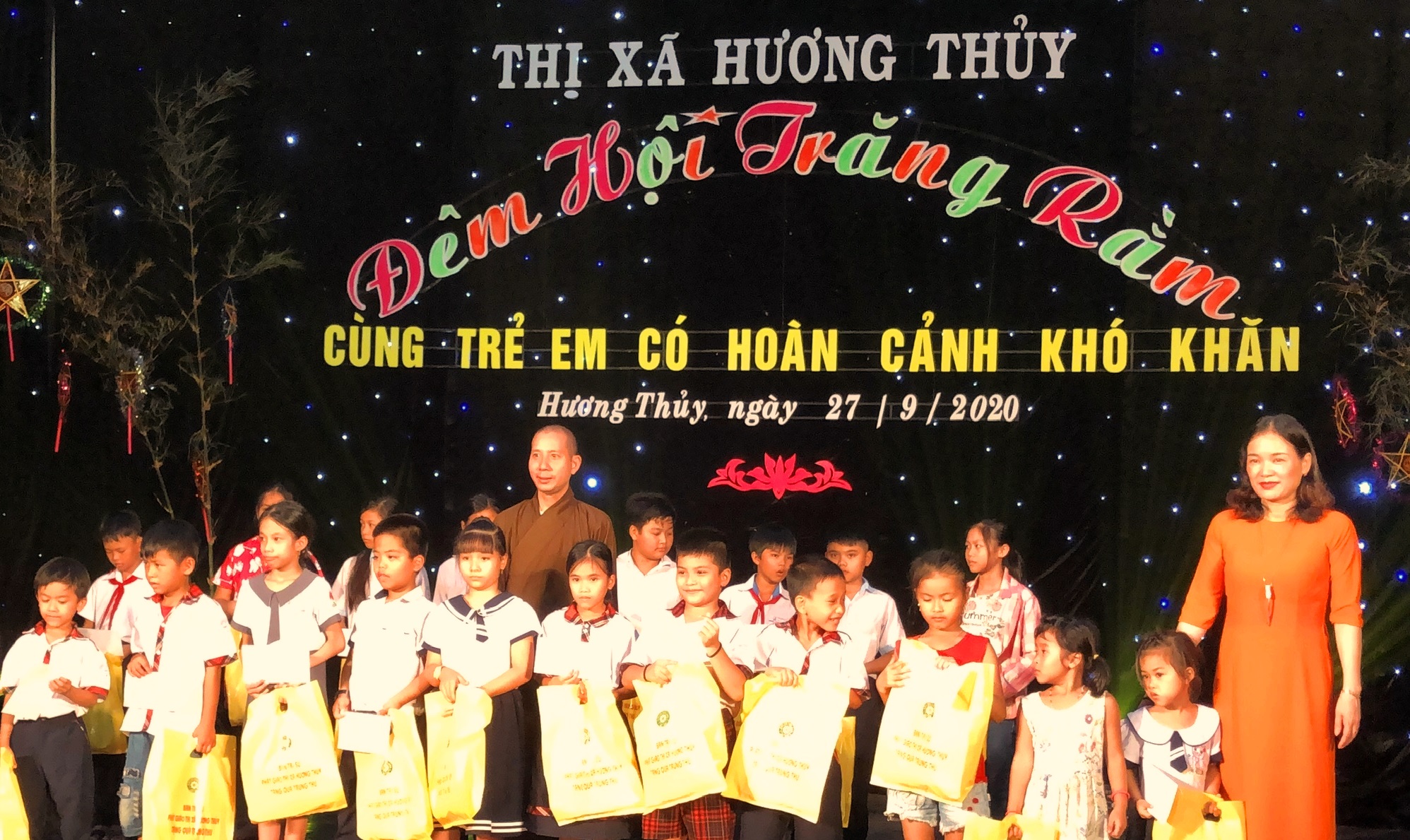 Tổ chức trung thu cho 310 trẻ em khó khăn ở Hương Thủy