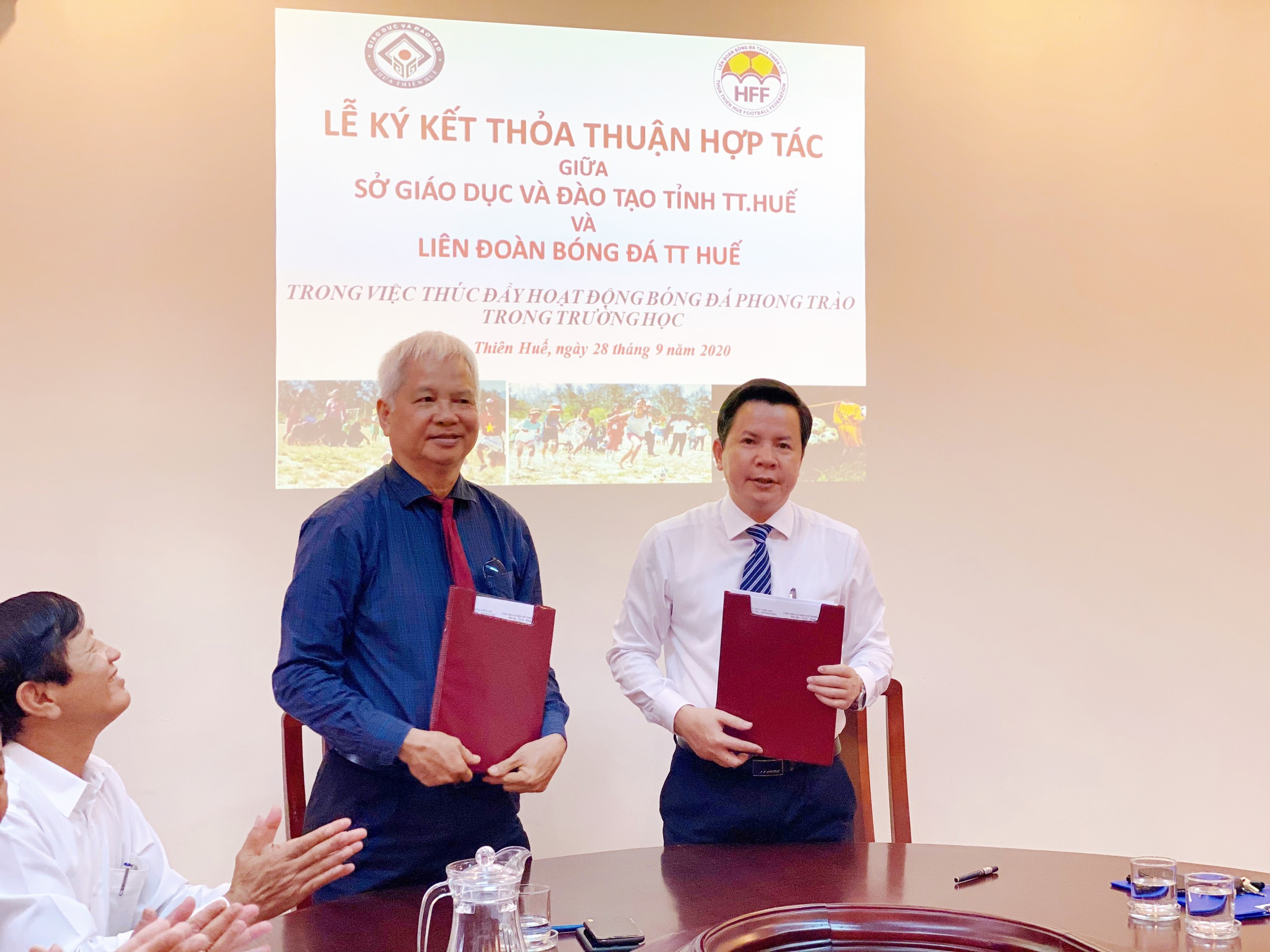 Thúc đẩy phong trào bóng đá học đường