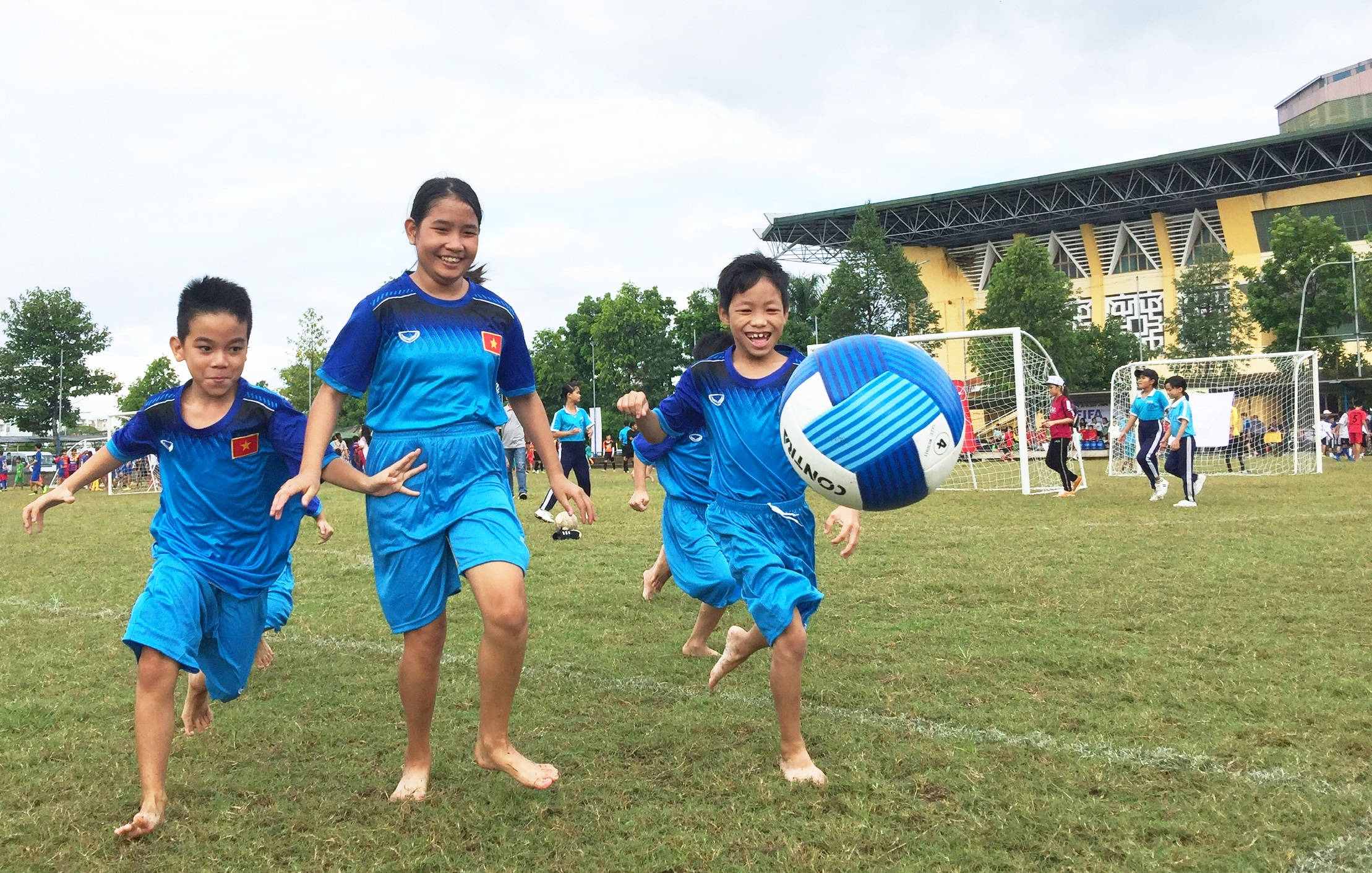 Huế phấn đấu trở thành mô hình mẫu của cả nước về bóng đá phong trào
