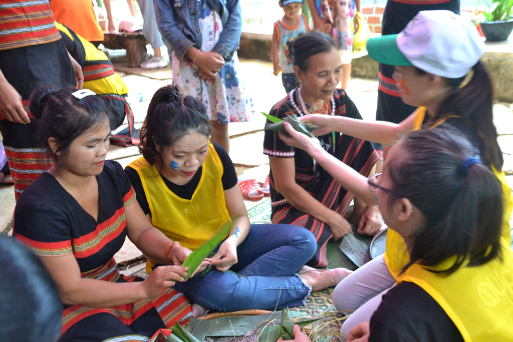 Tập huấn kỹ năng phục vụ khách du lịch cho người dân A Lưới