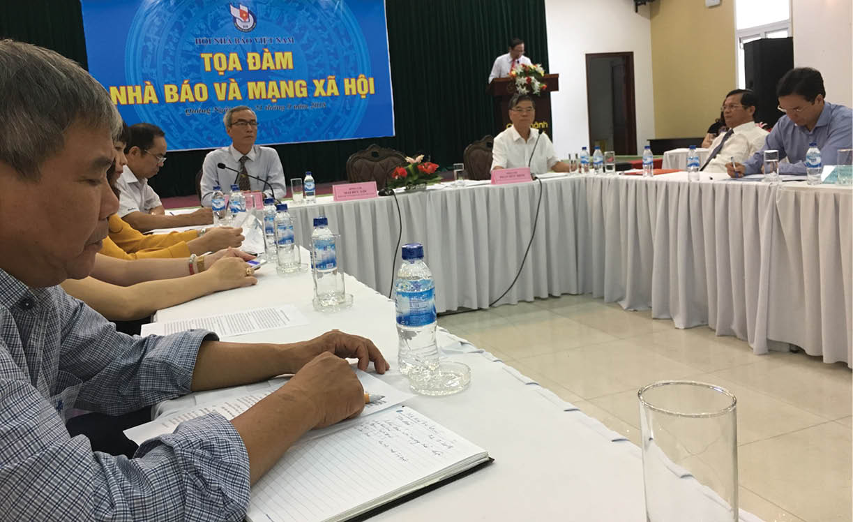 Cần có trách nhiệm khi tham gia mạng xã hội