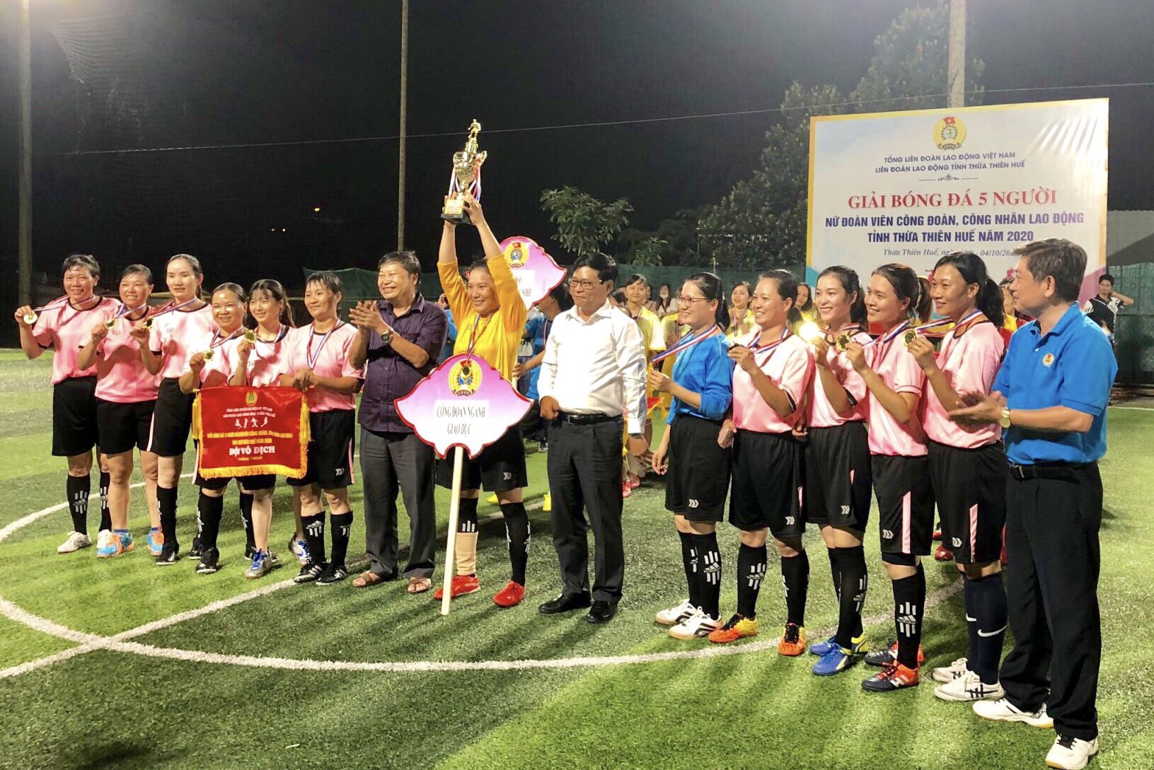 Công đoàn ngành Giáo dục vô địch Giải Bóng đá nữ đoàn viên, công nhân lao động