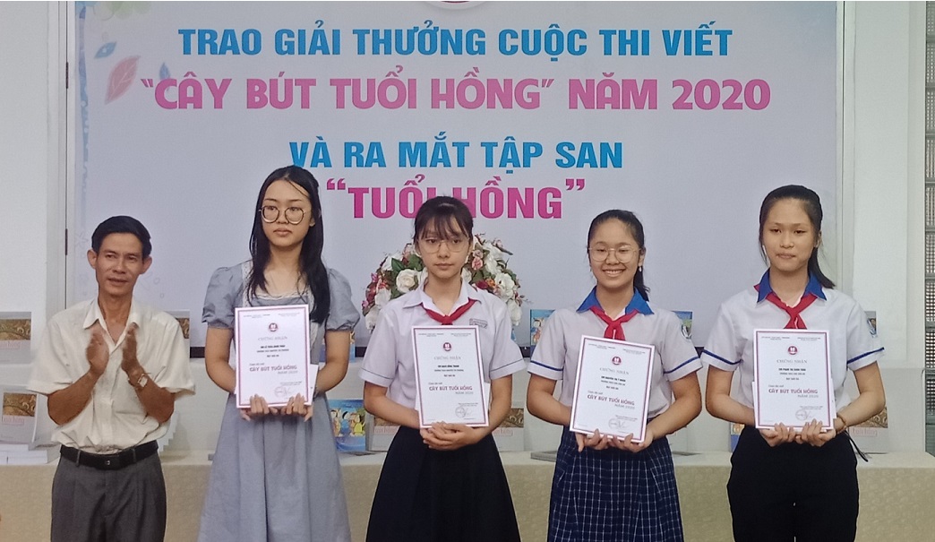 Trường THCS Duy Tân bội thu giải thưởng “Cây bút Tuổi hồng”