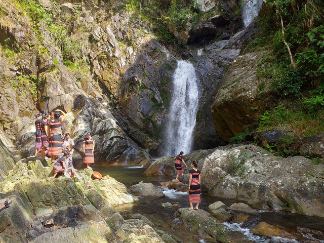 Recognizing A Nôr village a community ecotourism destination