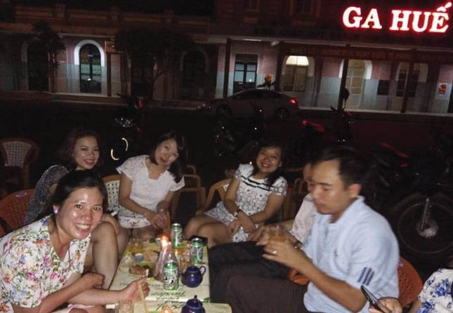 Lên ga uống trà