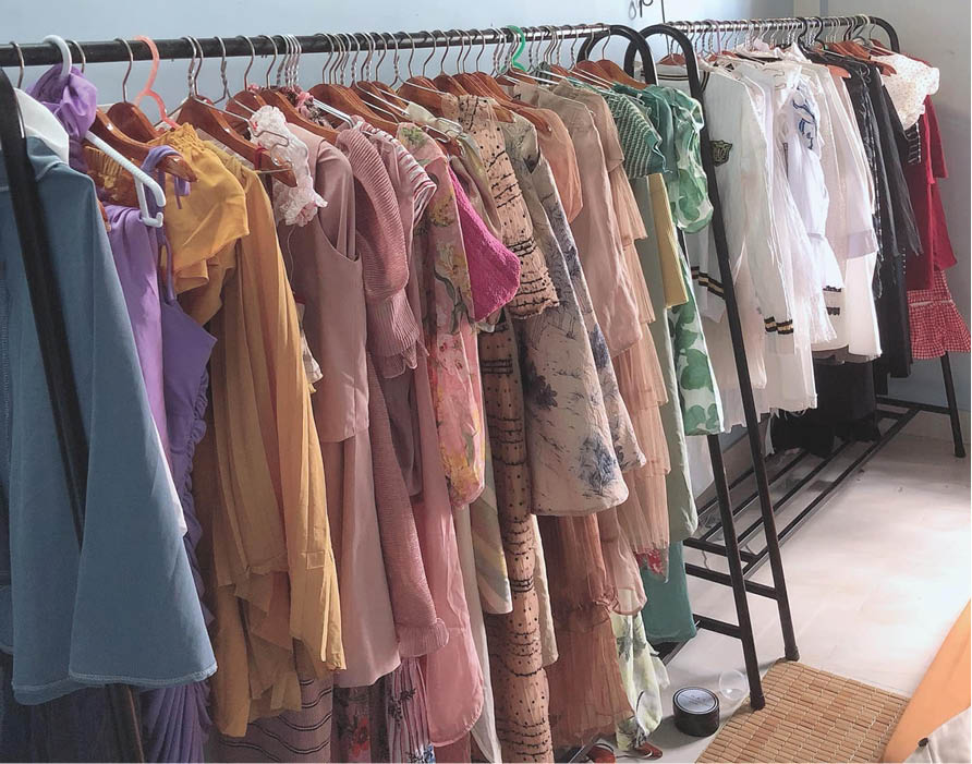 “Sale nhanh rộng tủ, cũ người mới ta”