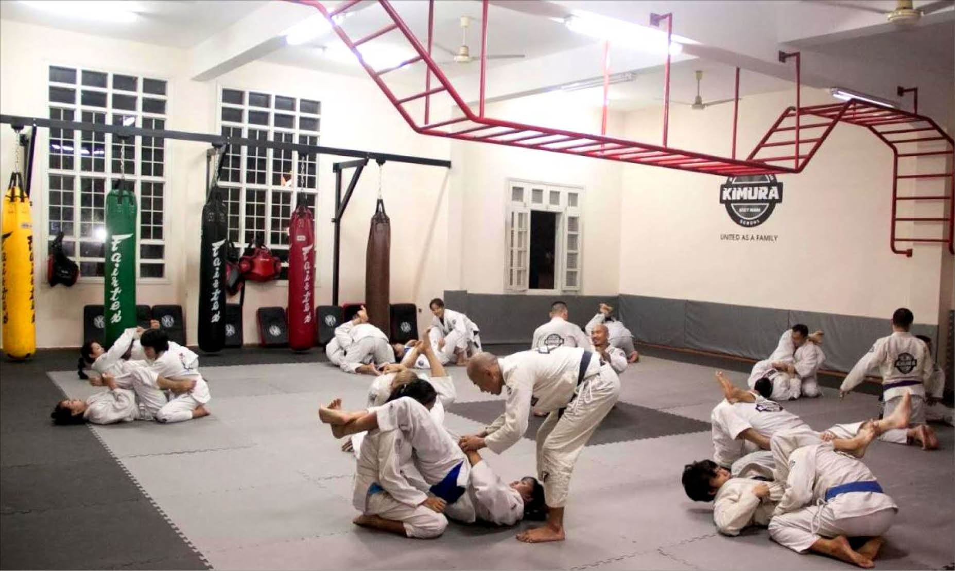 Chờ đá cầu  Jujitsu