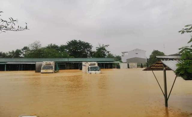 Nhiều địa phương bị cô lập do nước dâng cao