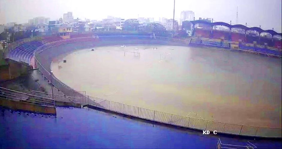 Sân vận động thành hồ bơi, bộ môn bơi – lặn di tản do nhà ở bị ngập