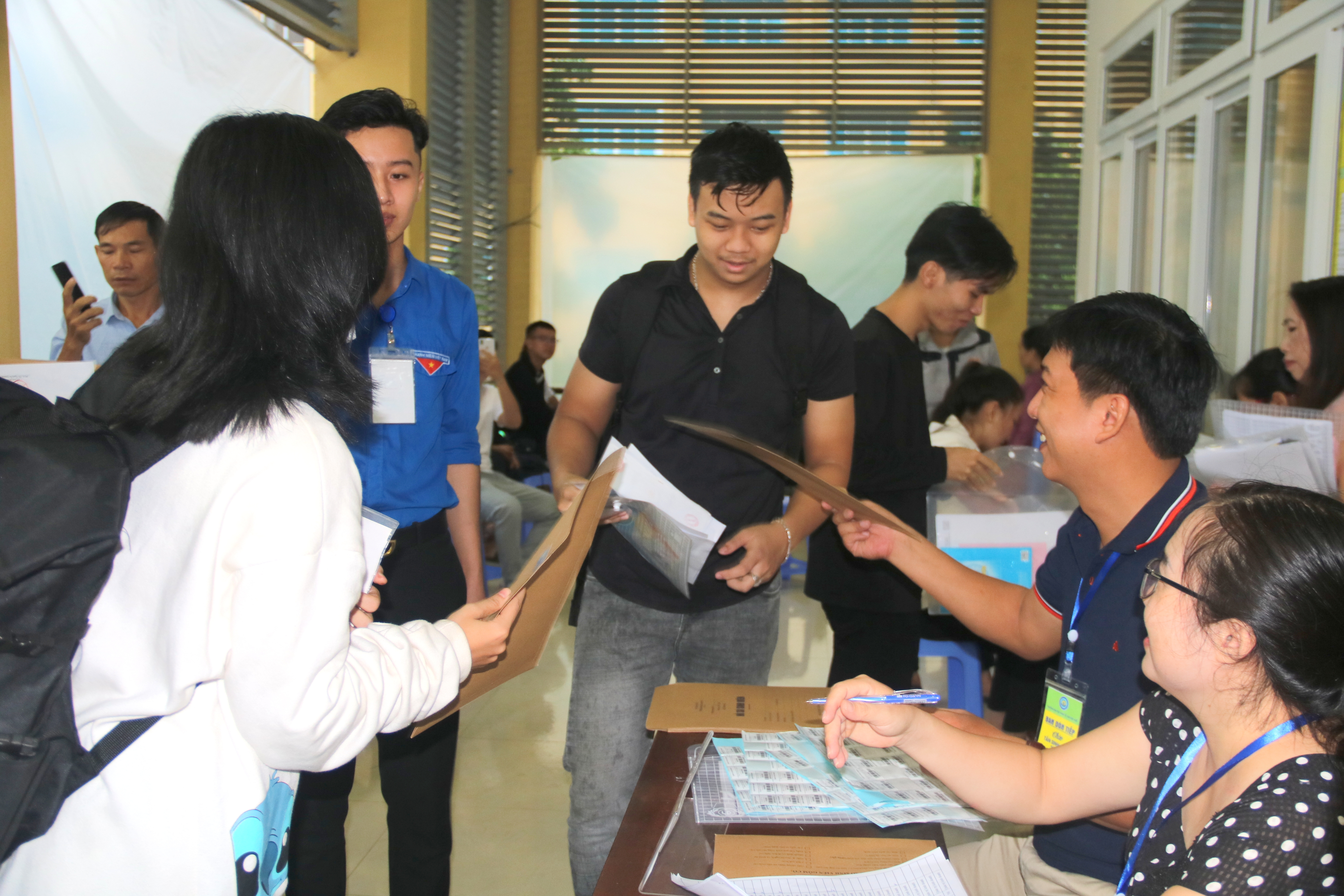 Gia hạn thời gian xác nhận nhập học đến 20 10