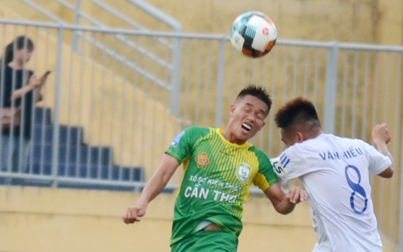 Trắng tay trên sân khách