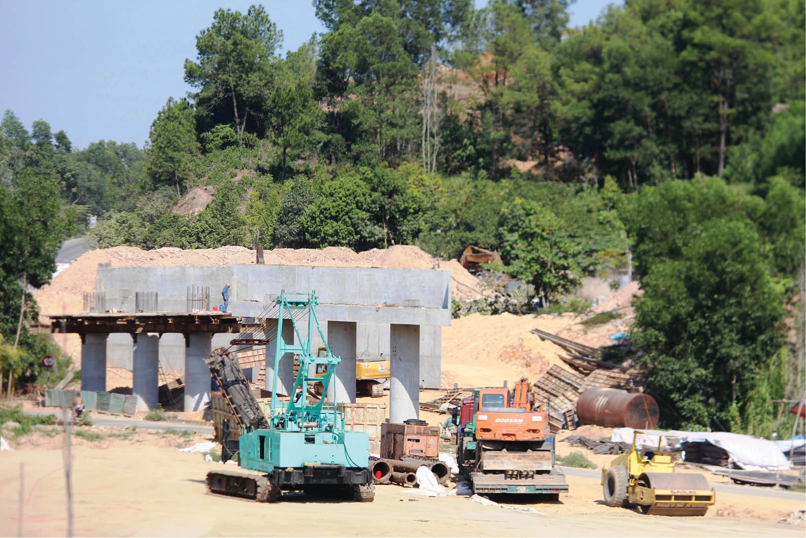 Đẩy nhanh tiến độ di dời công trình hạ tầng kỹ thuật