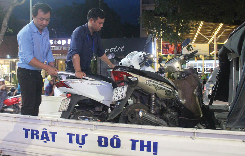 Để “đường thông, hè thoáng”