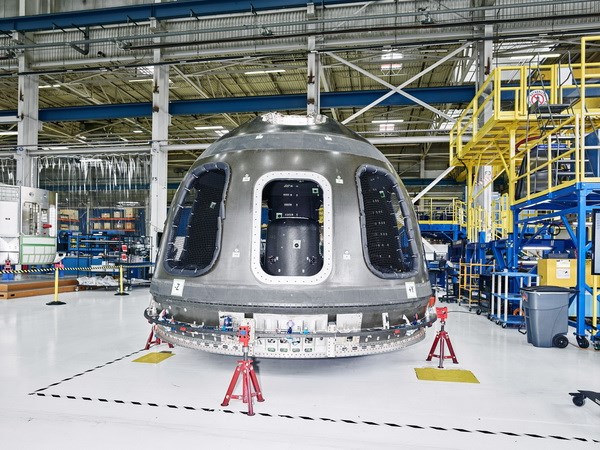Tỷ phú Jeff Bezos phóng thử nghiệm thành công tàu vũ trụ du lịch