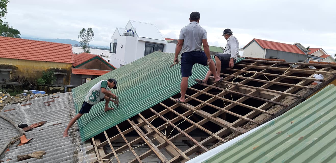 Học sinh nghỉ học để phòng tránh bão số 8