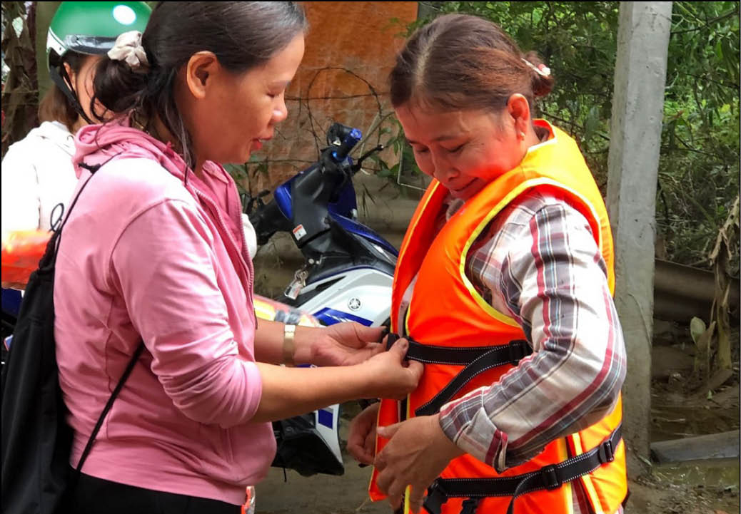 Trao đi yêu thương