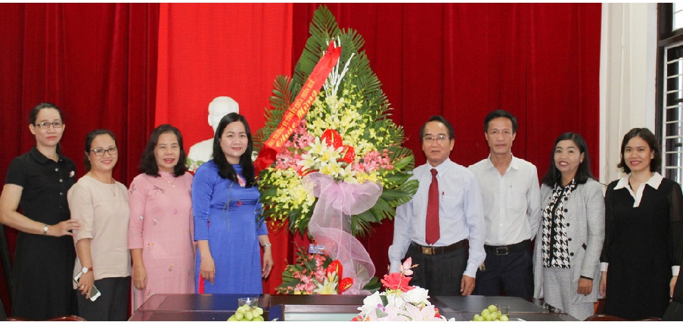 Phó Bí thư Thường trực Tỉnh ủy Bùi Thanh Hà thăm và chúc mừng Hội Liên hiệp Phụ nữ tỉnh