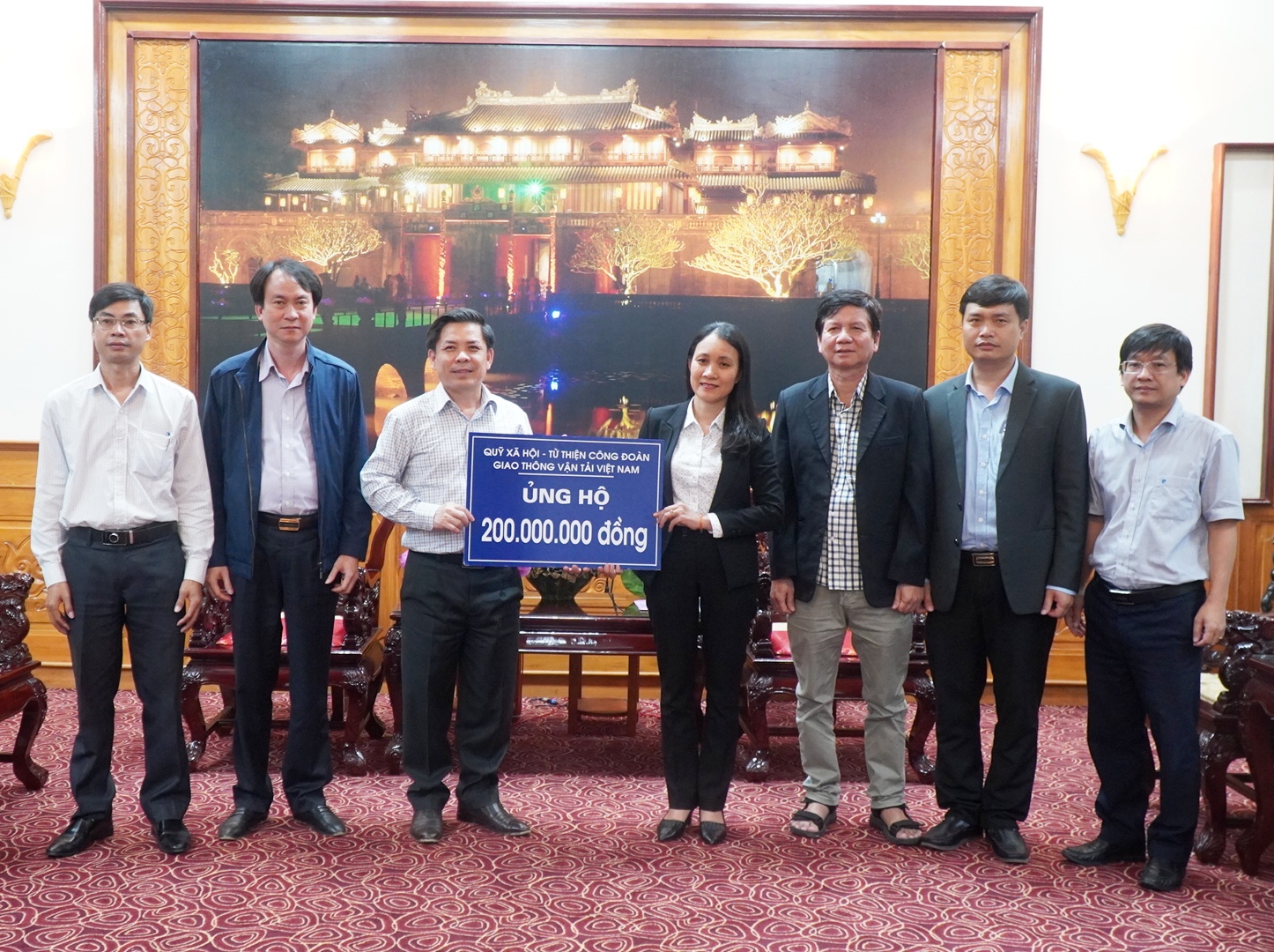 Bộ Giao thông Vận tải hỗ trợ đồng bào lũ lụt 200 triệu đồng