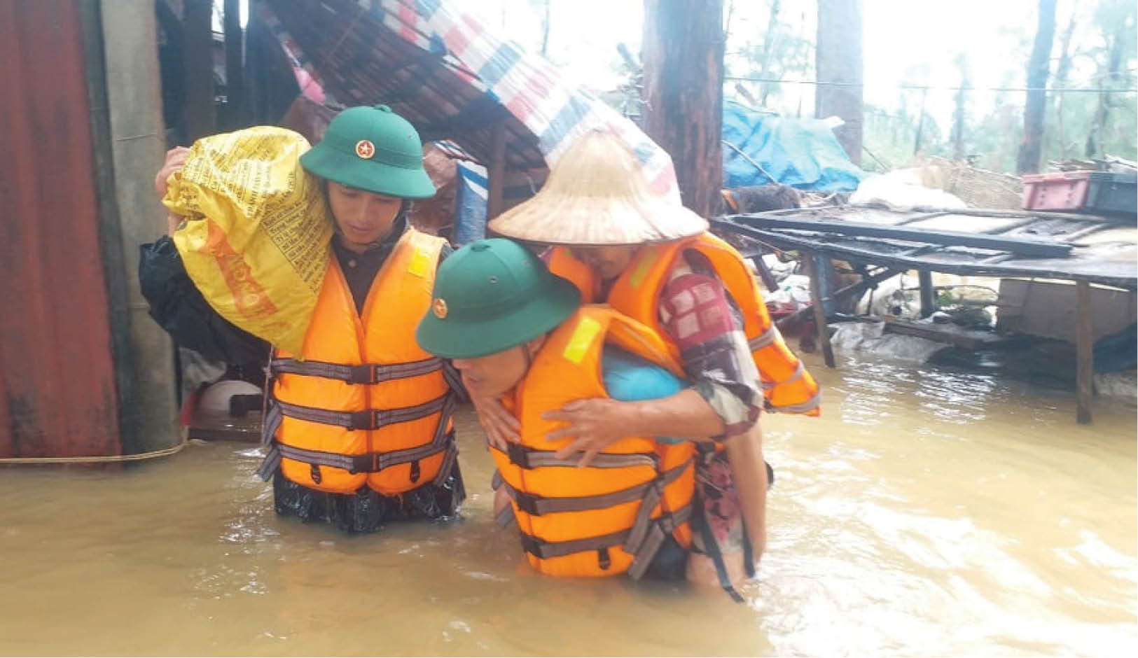 Lá chắn trong bão, lũ